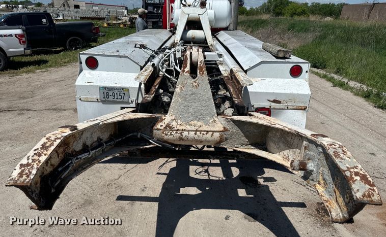 image for item DN3241 1995 Mack RD690S ready mix truck cab and chassis