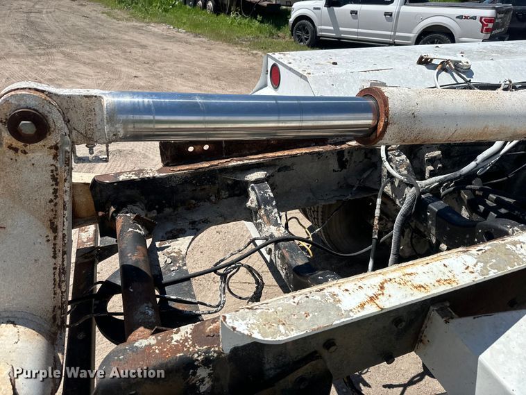 image for item DN3241 1995 Mack RD690S ready mix truck cab and chassis