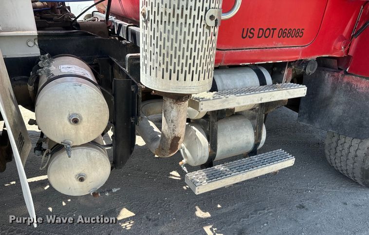 image for item DN3241 1995 Mack RD690S ready mix truck cab and chassis