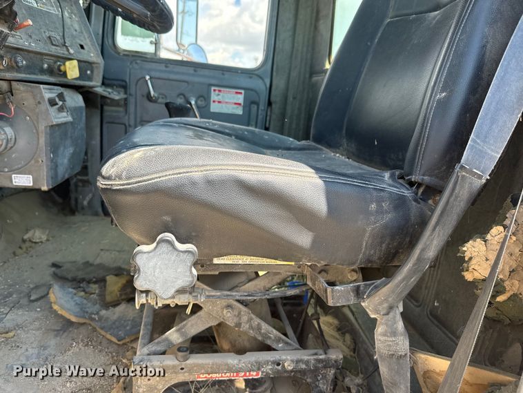 image for item DN3241 1995 Mack RD690S ready mix truck cab and chassis