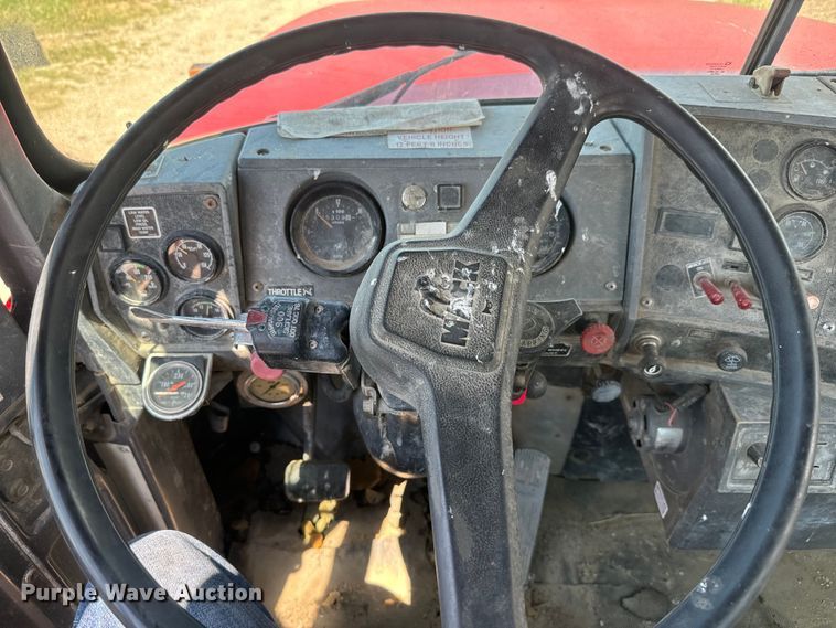 image for item DN3241 1995 Mack RD690S ready mix truck cab and chassis