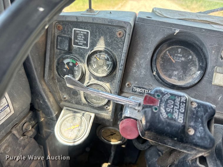 image for item DN3241 1995 Mack RD690S ready mix truck cab and chassis