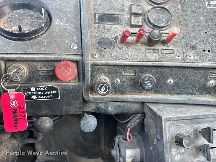 image for item DN3241 1995 Mack RD690S ready mix truck cab and chassis