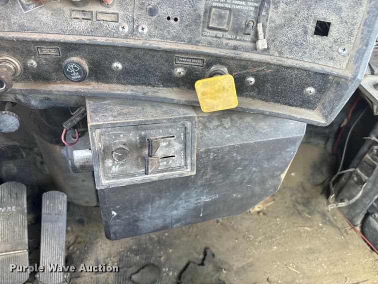 image for item DN3241 1995 Mack RD690S ready mix truck cab and chassis