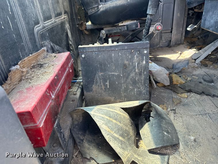 image for item DN3241 1995 Mack RD690S ready mix truck cab and chassis