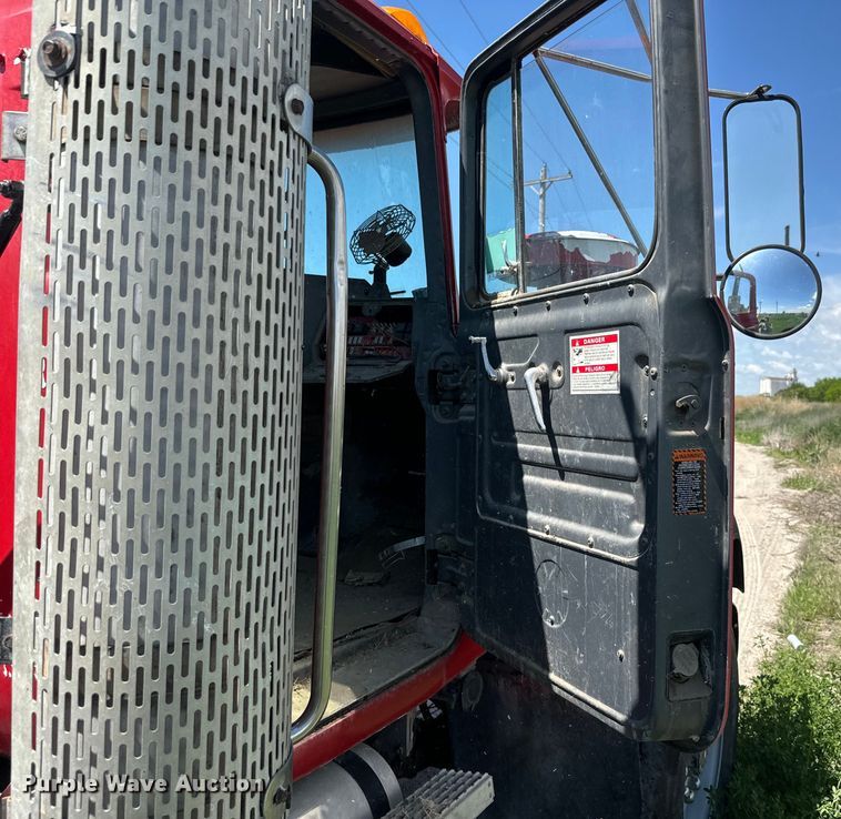 image for item DN3241 1995 Mack RD690S ready mix truck cab and chassis