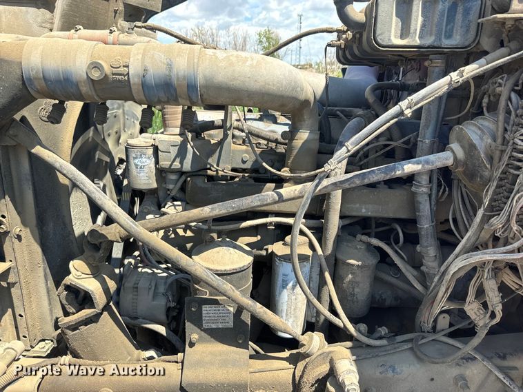 image for item DN3241 1995 Mack RD690S ready mix truck cab and chassis