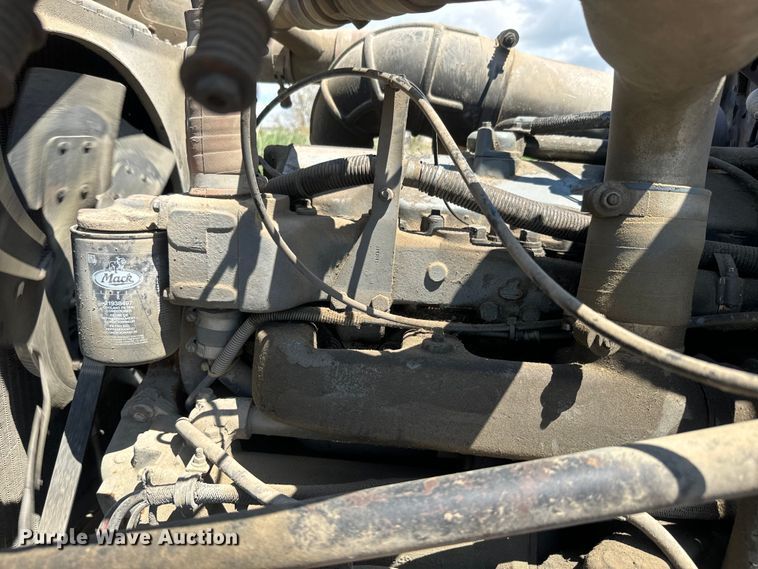 image for item DN3241 1995 Mack RD690S ready mix truck cab and chassis