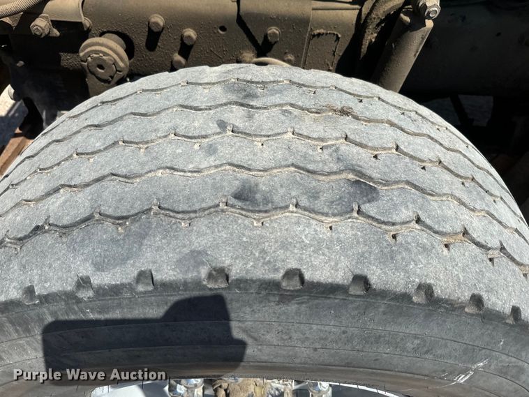 image for item DN3241 1995 Mack RD690S ready mix truck cab and chassis