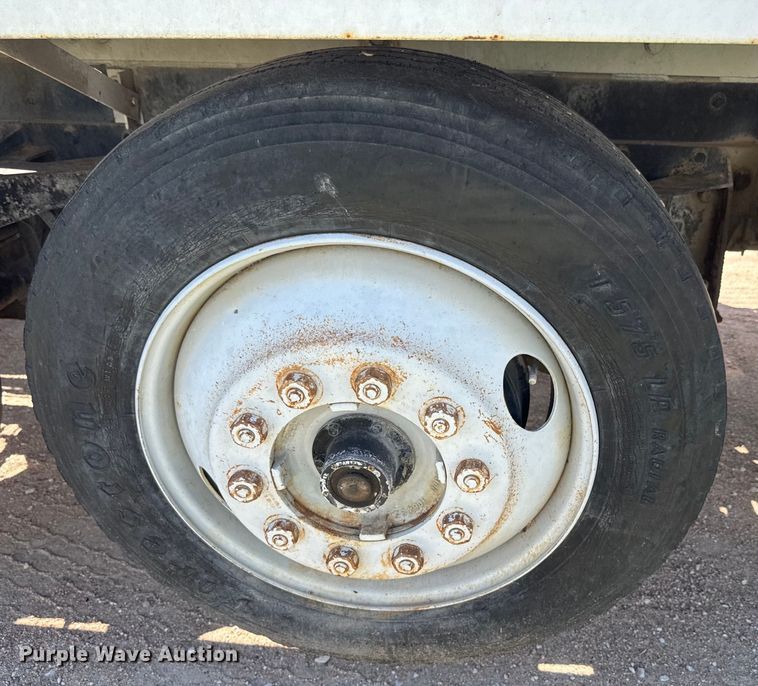 image for item DN3241 1995 Mack RD690S ready mix truck cab and chassis