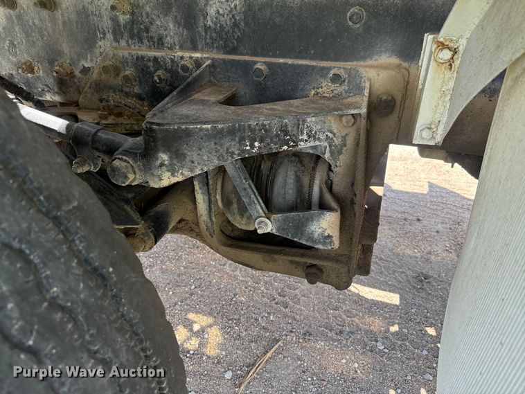 image for item DN3241 1995 Mack RD690S ready mix truck cab and chassis