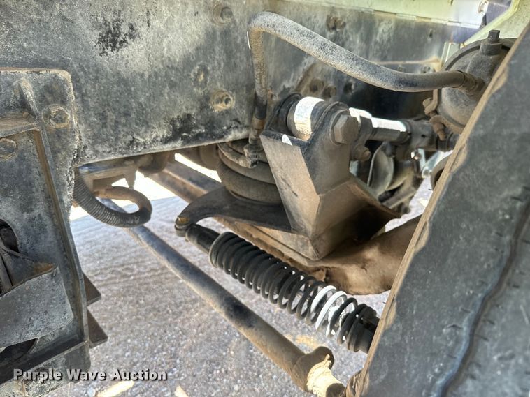 image for item DN3241 1995 Mack RD690S ready mix truck cab and chassis