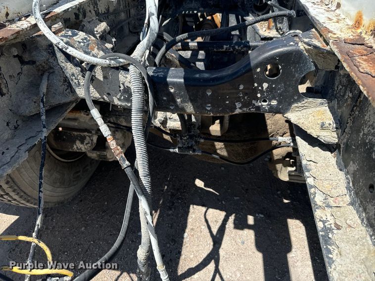 image for item DN3241 1995 Mack RD690S ready mix truck cab and chassis