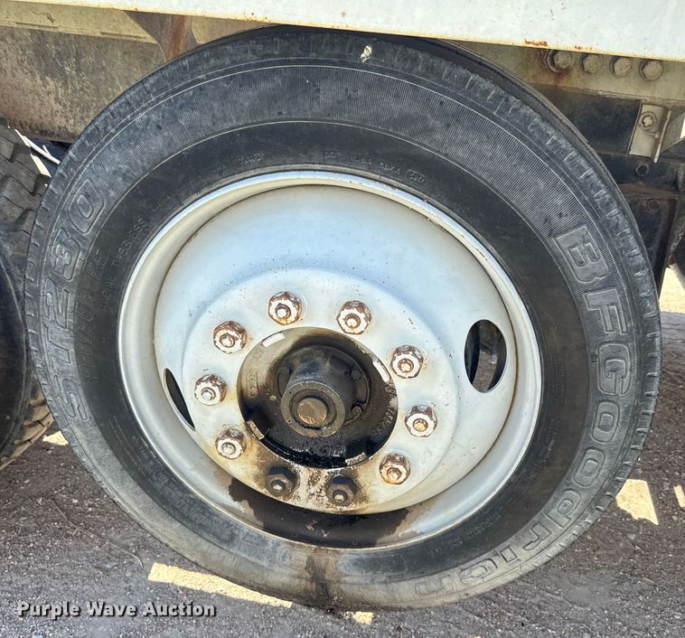 image for item DN3241 1995 Mack RD690S ready mix truck cab and chassis