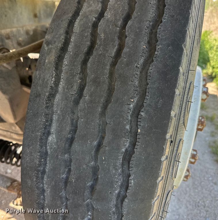 image for item DN3241 1995 Mack RD690S ready mix truck cab and chassis