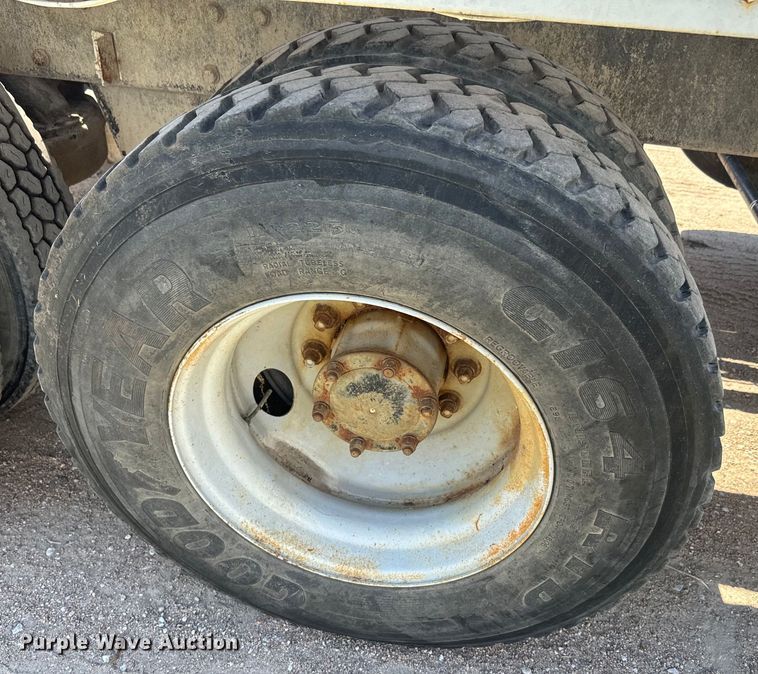 image for item DN3241 1995 Mack RD690S ready mix truck cab and chassis