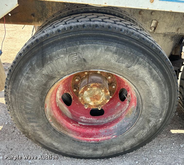 image for item DN3241 1995 Mack RD690S ready mix truck cab and chassis