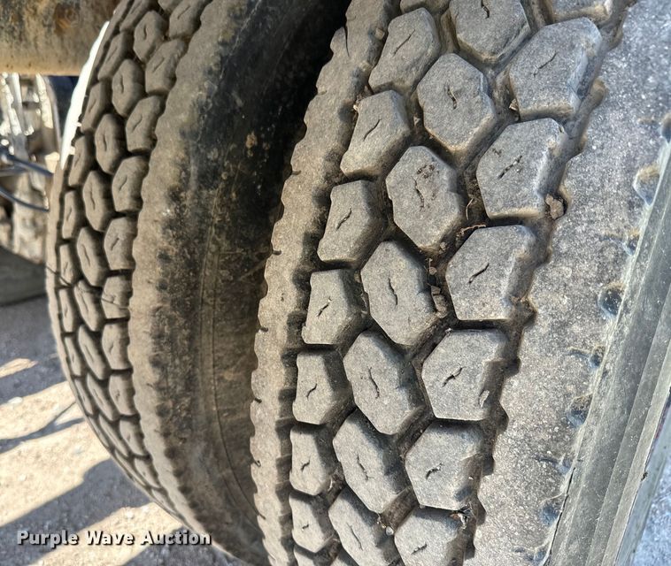 image for item DN3241 1995 Mack RD690S ready mix truck cab and chassis