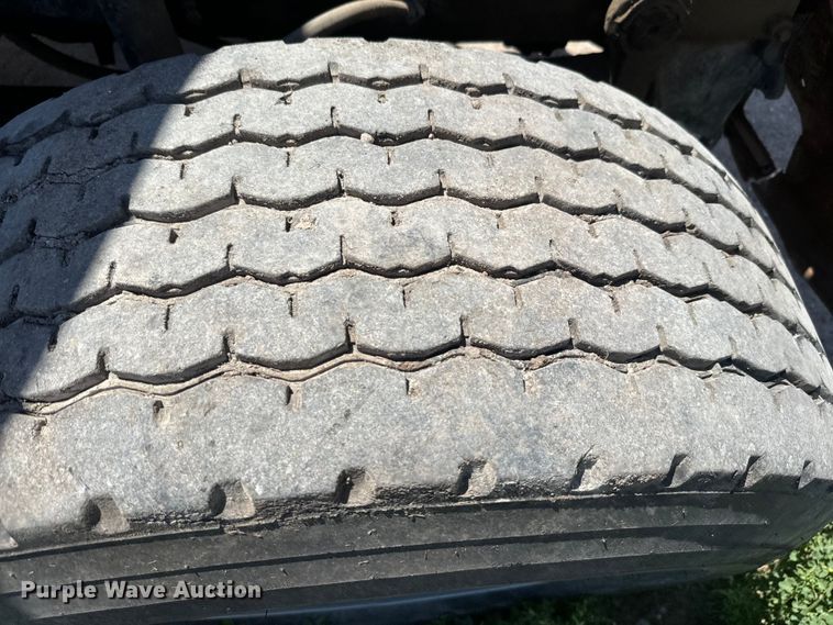 image for item DN3241 1995 Mack RD690S ready mix truck cab and chassis