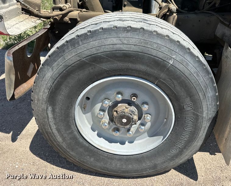 image for item DN3241 1995 Mack RD690S ready mix truck cab and chassis