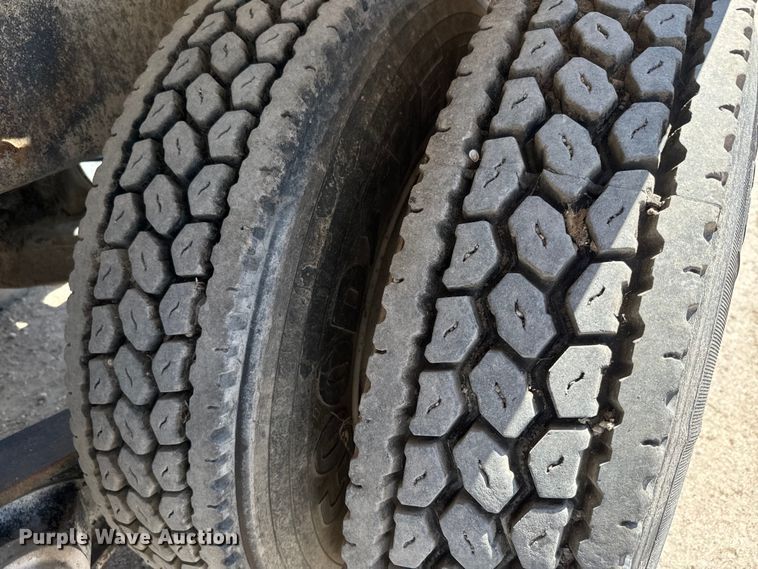 image for item DN3241 1995 Mack RD690S ready mix truck cab and chassis