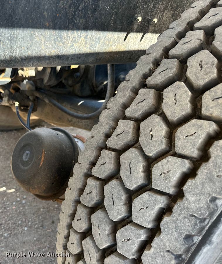 image for item DN3241 1995 Mack RD690S ready mix truck cab and chassis