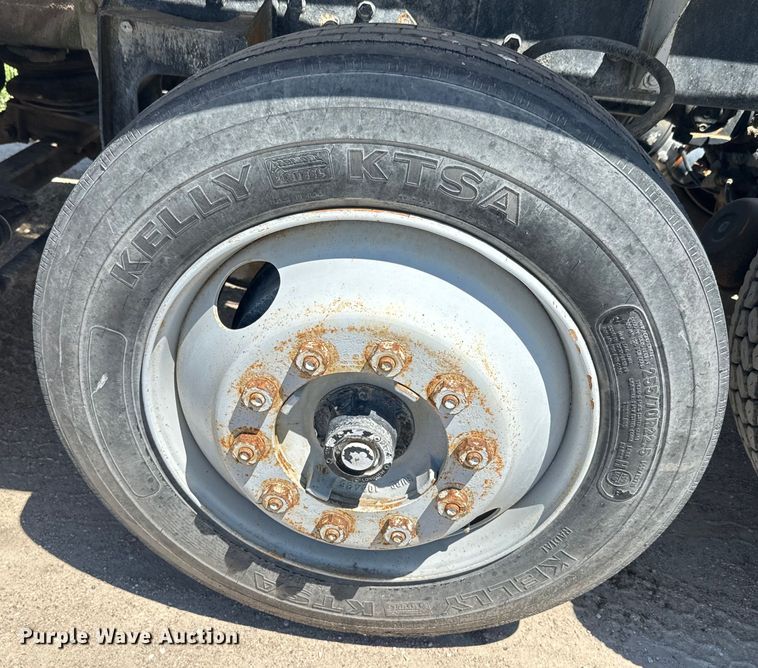 image for item DN3241 1995 Mack RD690S ready mix truck cab and chassis