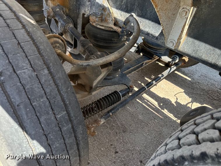 image for item DN3241 1995 Mack RD690S ready mix truck cab and chassis