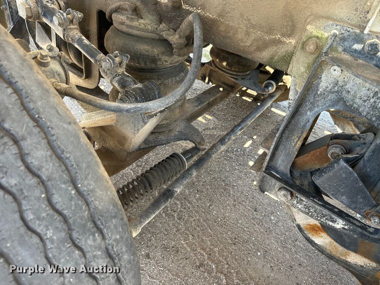 image for item DN3241 1995 Mack RD690S ready mix truck cab and chassis