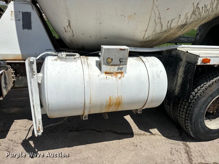 image for item DN3242 1989 Ford LT9000 ready mix truck