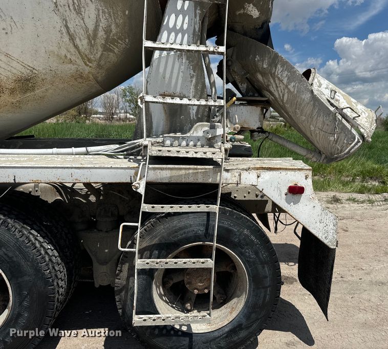 image for item DN3242 1989 Ford LT9000 ready mix truck