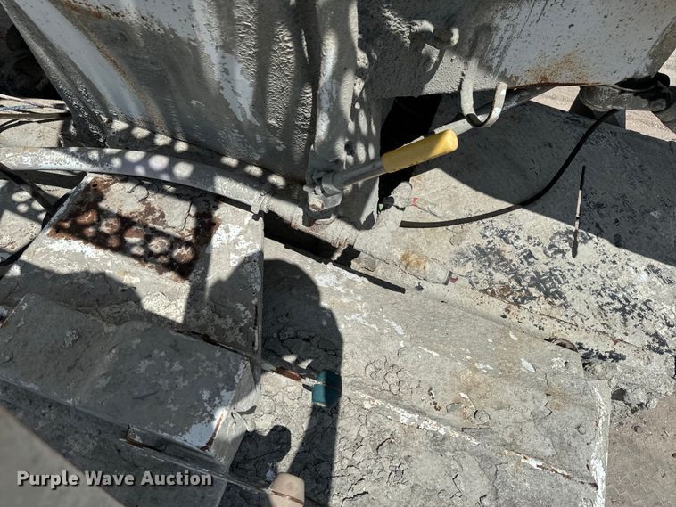 image for item DN3242 1989 Ford LT9000 ready mix truck