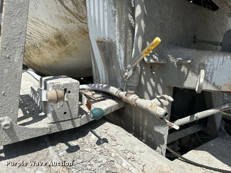 image for item DN3242 1989 Ford LT9000 ready mix truck