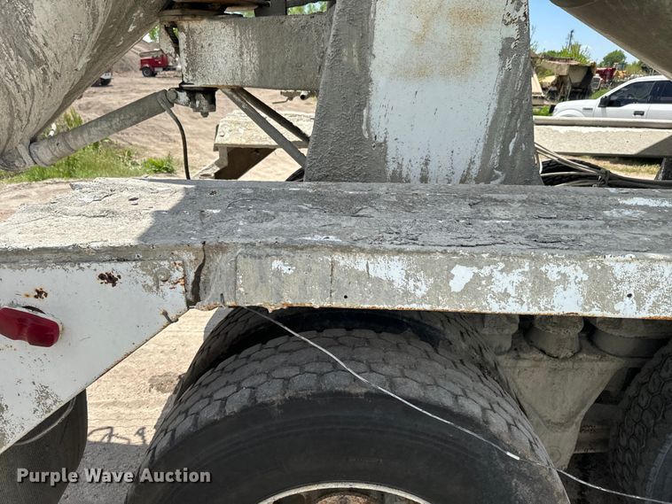 image for item DN3242 1989 Ford LT9000 ready mix truck