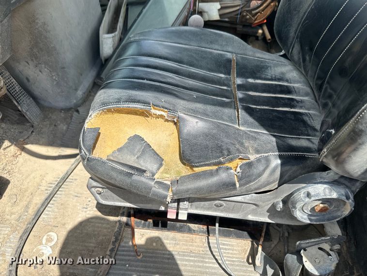 image for item DN3242 1989 Ford LT9000 ready mix truck