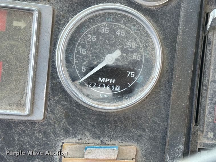 image for item DN3242 1989 Ford LT9000 ready mix truck