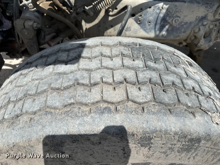 image for item DN3242 1989 Ford LT9000 ready mix truck