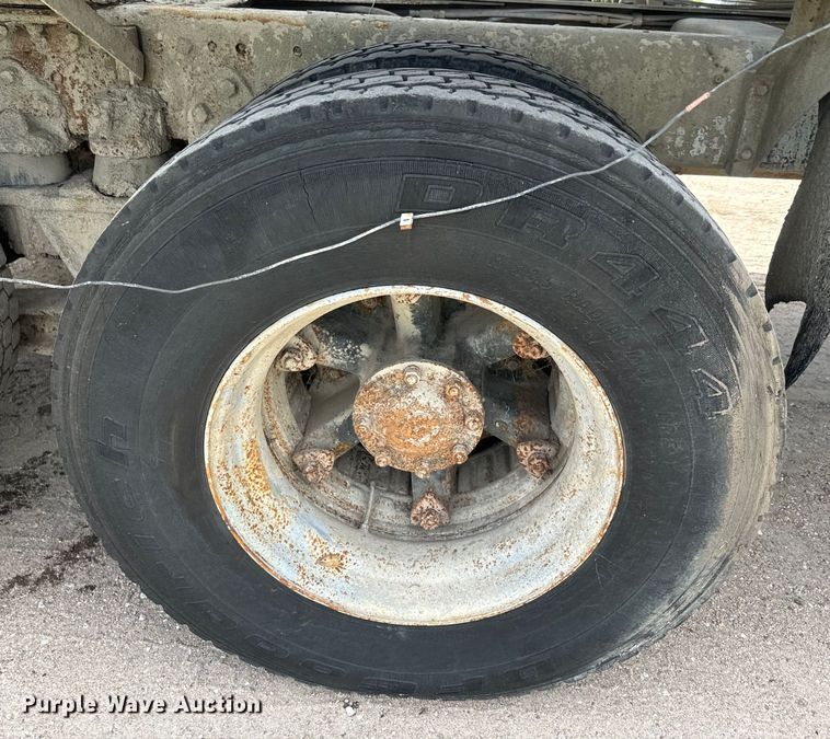 image for item DN3242 1989 Ford LT9000 ready mix truck