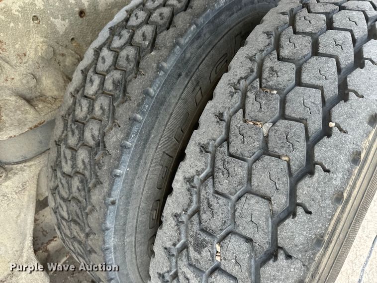 image for item DN3242 1989 Ford LT9000 ready mix truck