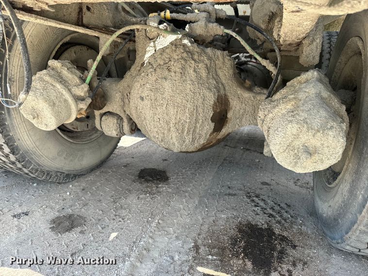 image for item DN3242 1989 Ford LT9000 ready mix truck