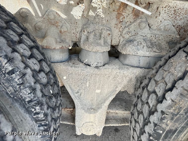 image for item DN3242 1989 Ford LT9000 ready mix truck