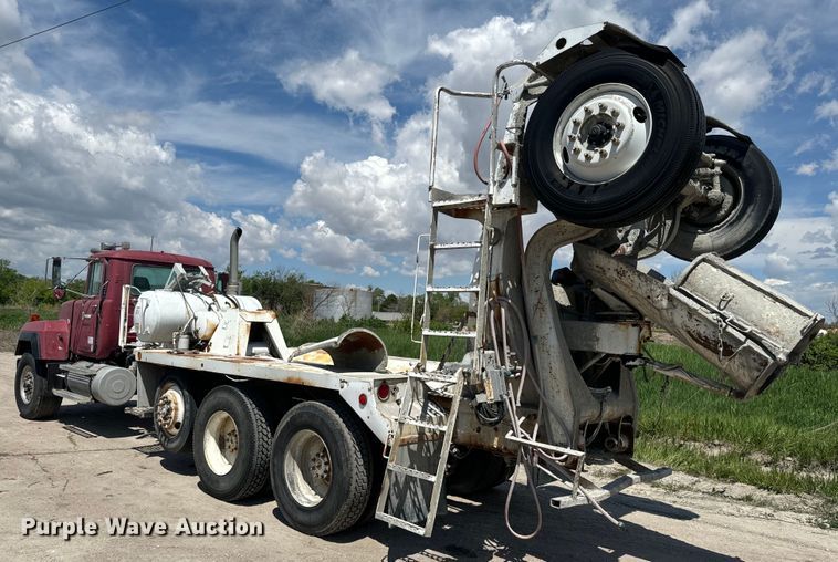 image for item DN3243 1998 Mack ready mix truck cab and chassis