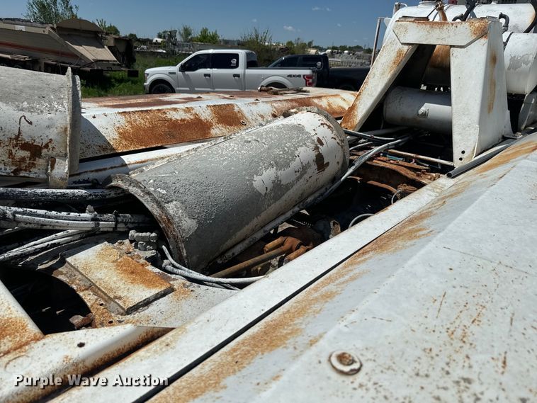 image for item DN3243 1998 Mack ready mix truck cab and chassis