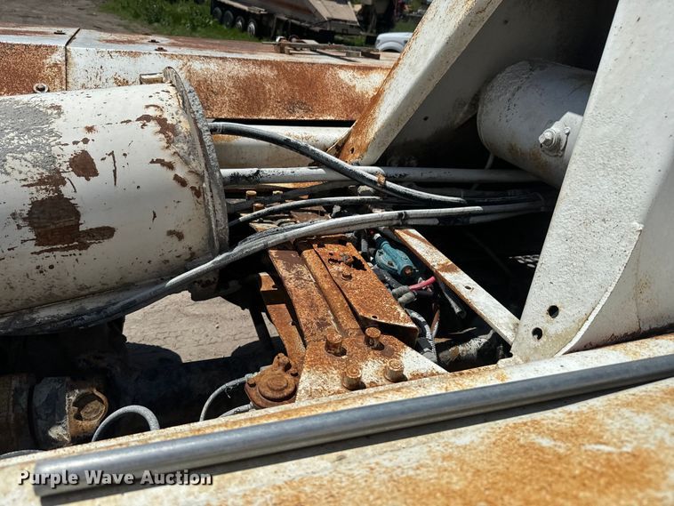 image for item DN3243 1998 Mack ready mix truck cab and chassis