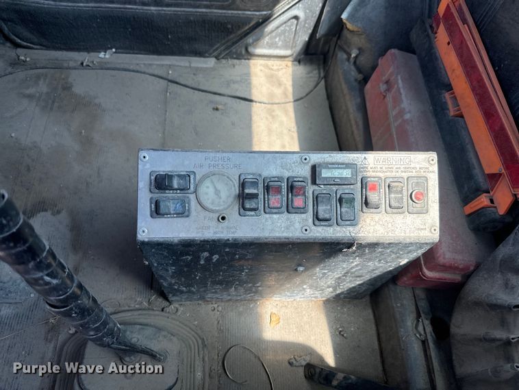 image for item DN3243 1998 Mack ready mix truck cab and chassis