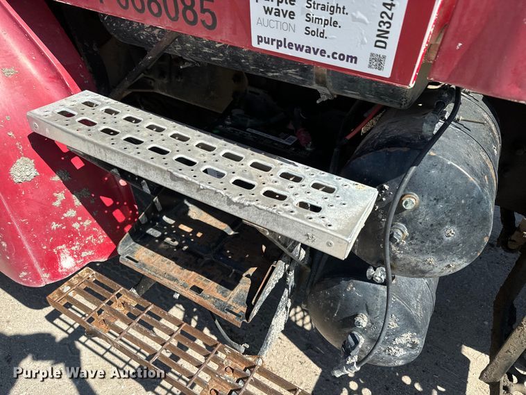 image for item DN3244 1999 Sterling L9511 ready mix truck