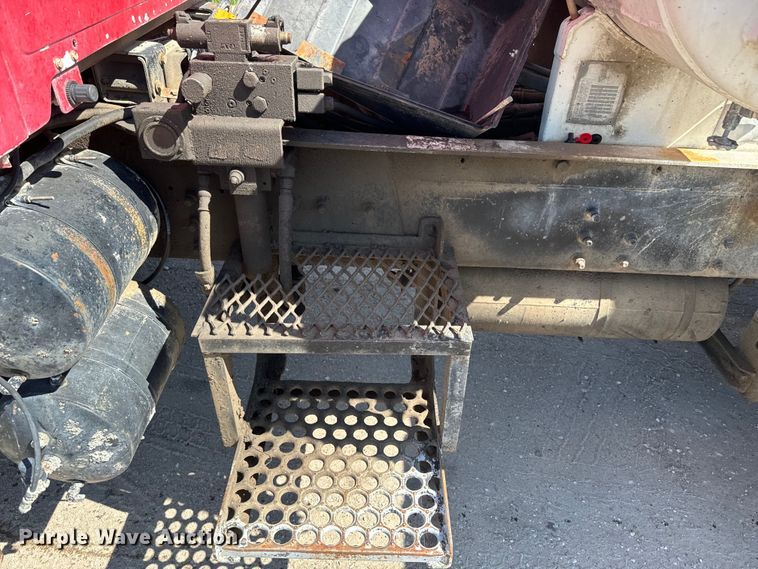 image for item DN3244 1999 Sterling L9511 ready mix truck