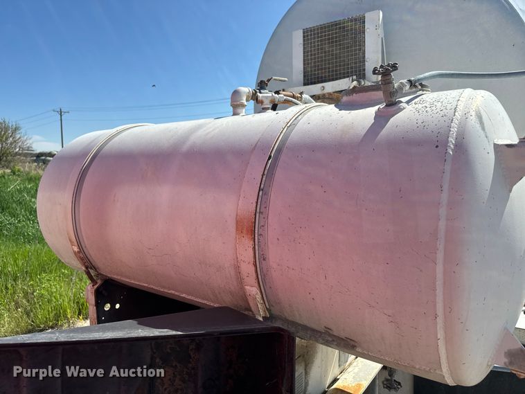 image for item DN3244 1999 Sterling L9511 ready mix truck