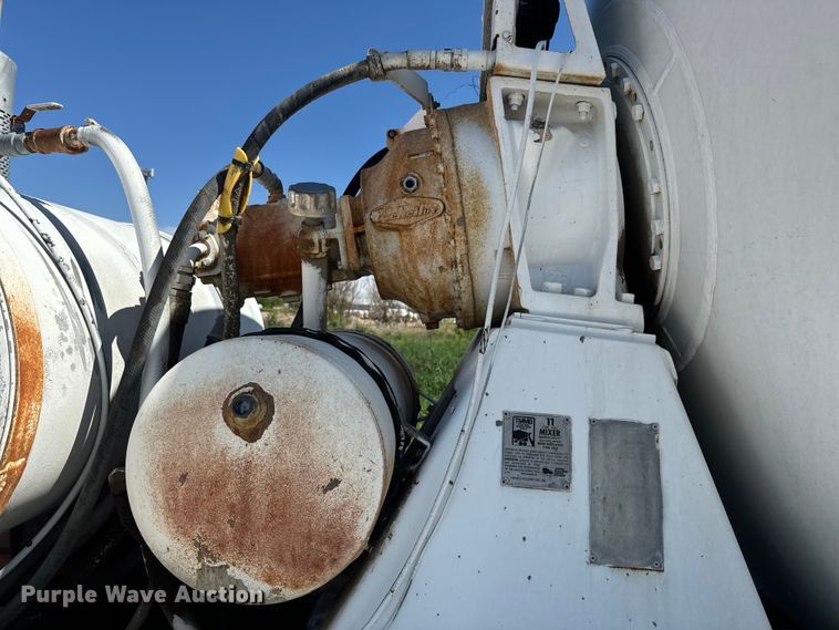 image for item DN3244 1999 Sterling L9511 ready mix truck