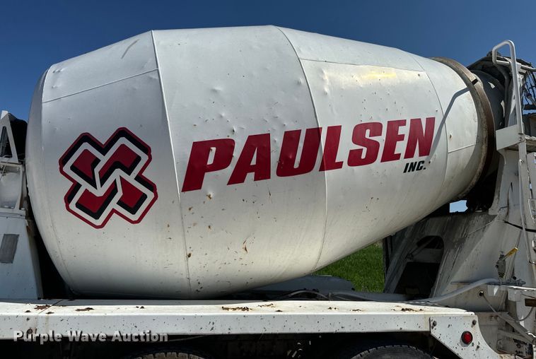 image for item DN3244 1999 Sterling L9511 ready mix truck